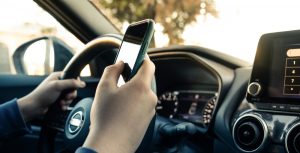 Uso del celular factor de riesgo en los accidentes de tránsito en México Cell phone use a risk factor for the incidence of traffic crashes