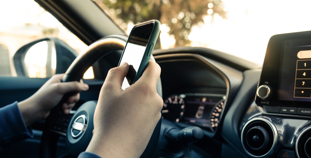 Uso del celular factor de riesgo en los accidentes de tránsito en México Cell phone use a risk factor for the incidence of traffic crashes