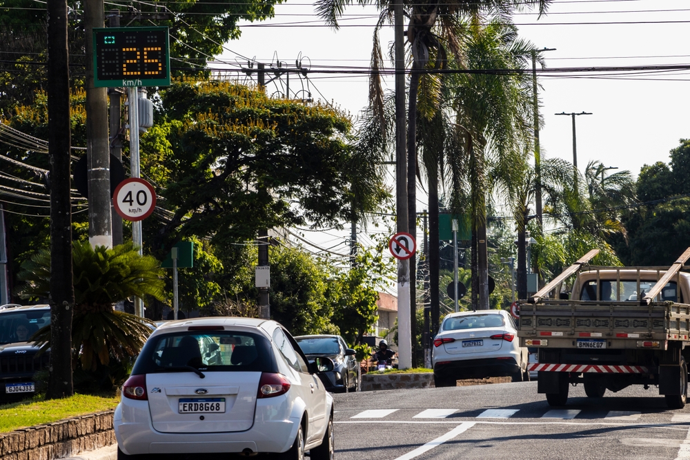 velocidad máxima en calles urbanas