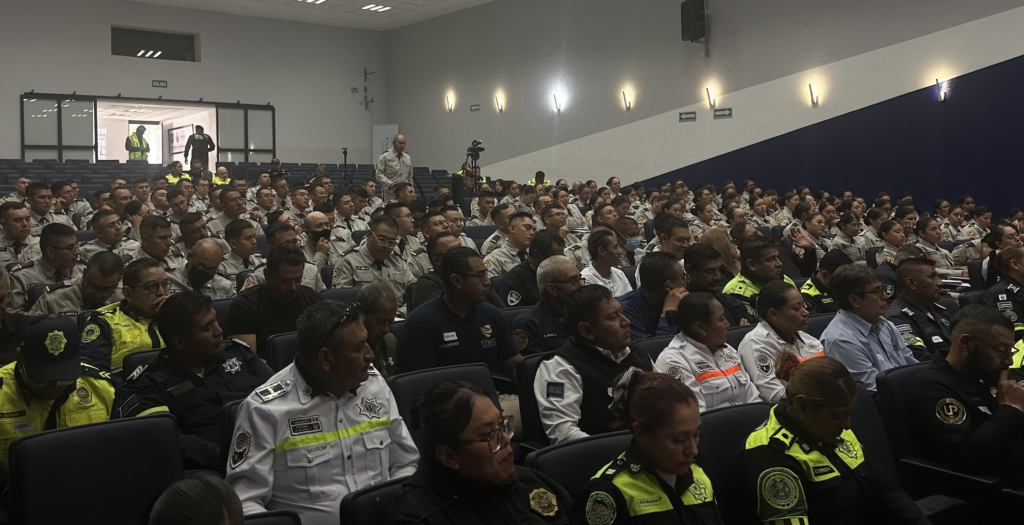 Fundación Aleatica cierra en la UNIPOL de CDMX el ciclo 2026 de formación policial en seguridad vial 1 Unipol Auditorio